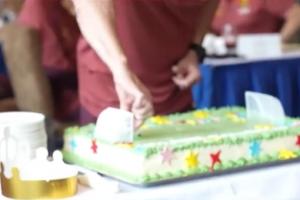 韦世豪带头唱生日歌久尔杰维奇在国家队度过58岁生日