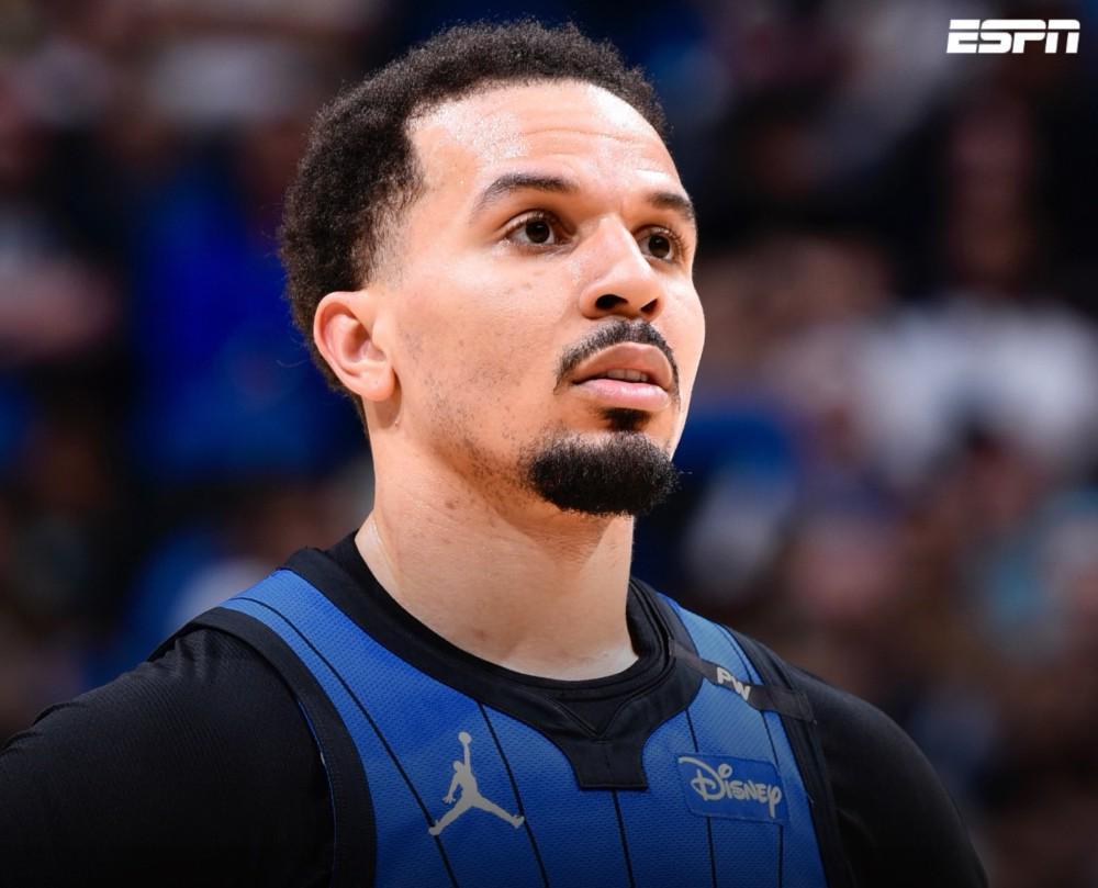 Shams：科尔-安东尼与灰熊达成买断，计划以一年合同加盟雄鹿