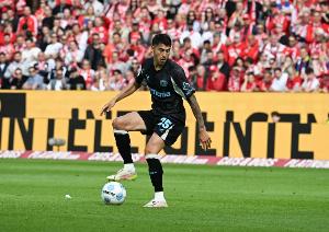 华体会官网-记者：勒沃库森为帕拉西奥斯标价7000万欧，球员本赛季38场1球6助